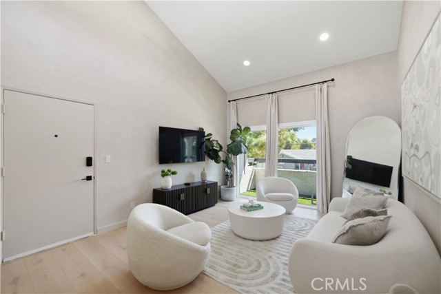 25039 Peachland Ave 204 — photo