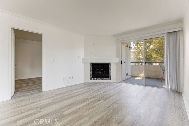 5515 Canoga Ave 105 — photo