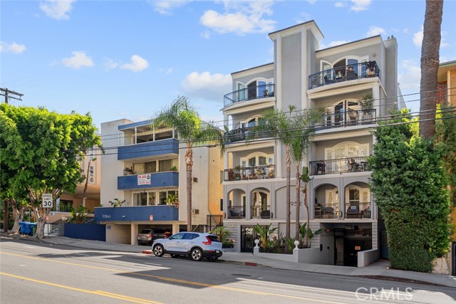 11952 Montana Ave, #203 — photo