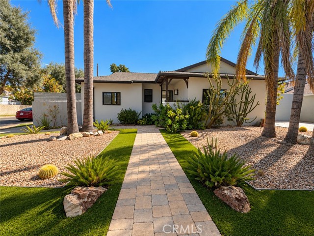 6952 Sylvia Ave — photo