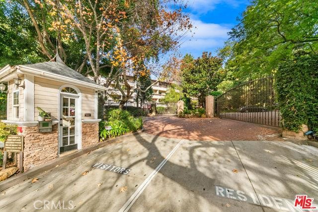 2700 Cahuenga Blvd 2217 — photo