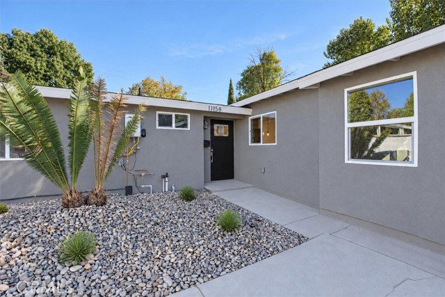 11158 Orion Ave — photo