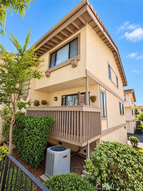26009 Alizia Canyon E — photo