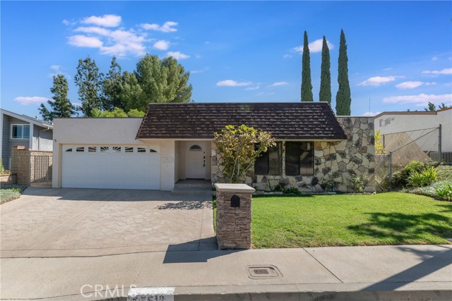 17512 Tuscan Dr — photo