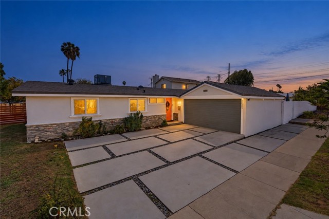 10989 Mascarell Ave — photo