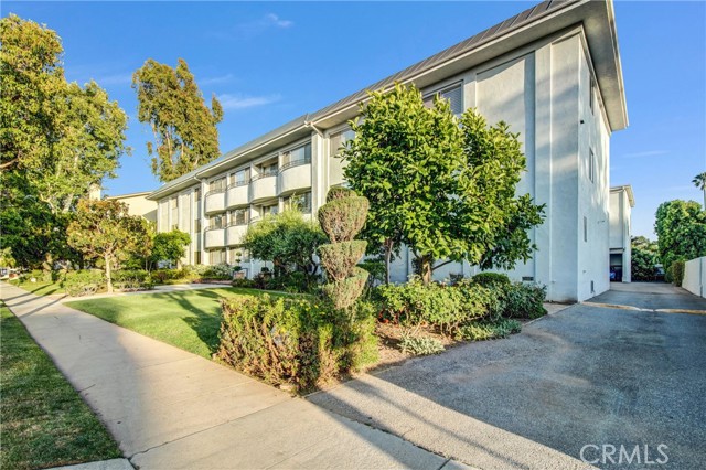 972 E California Unit 304 — photo