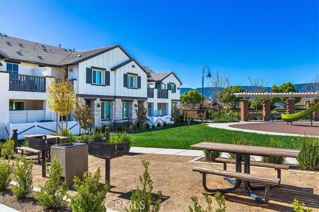 41976 Isadora 902 — photo