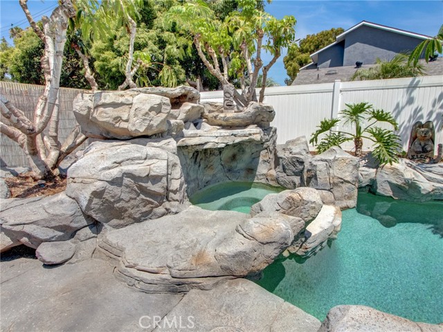 6241 Mar Vista Dr — photo
