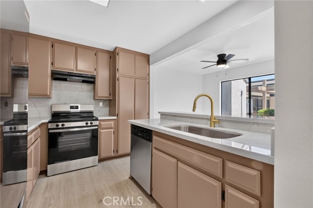 450 W W Vermont 201 — photo
