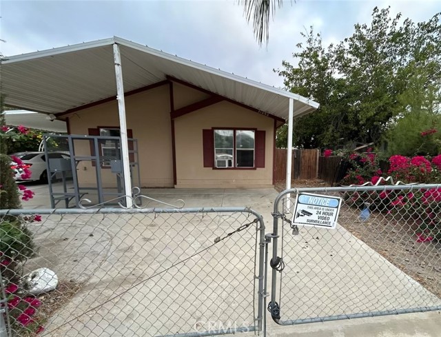 31090 Robertson — photo