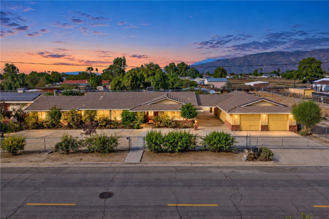 1330 Eaton — photo