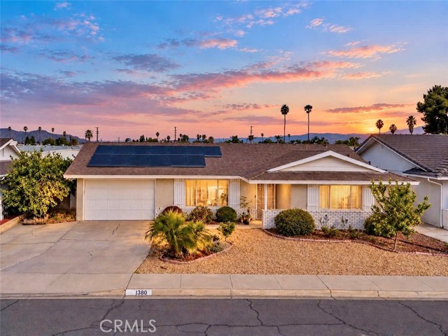 1380 Amberwood Dr — photo