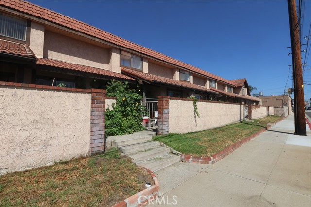 11547 Lower Azusa C — photo