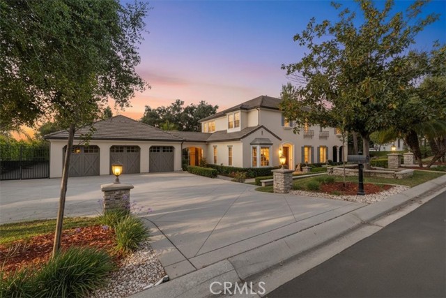 729 Carriage House Dr — photo