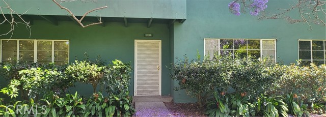 5148 Village Green — photo