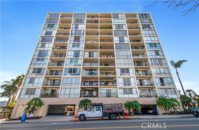 4944 Cass St 1101 — photo