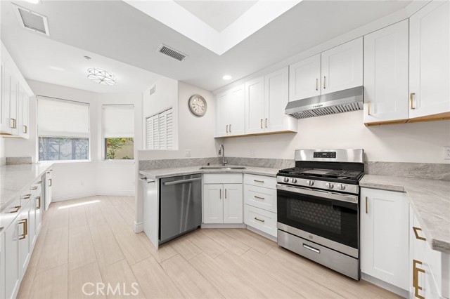 1116 W Huntington Dr D — photo