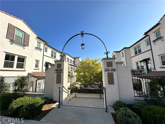 249 Averett Ct — photo