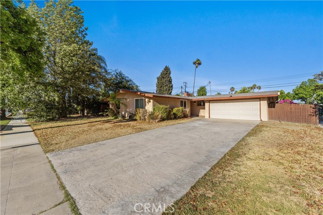 6790 El Cajon Dr — photo