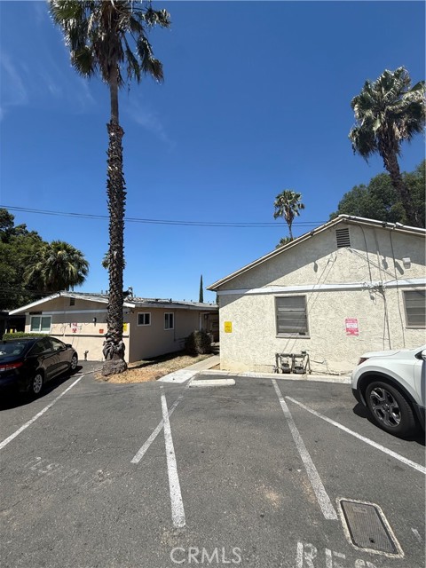 4573 Main — photo