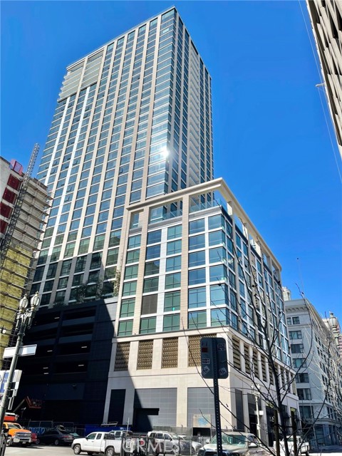 400 S Broadway 1010 — photo