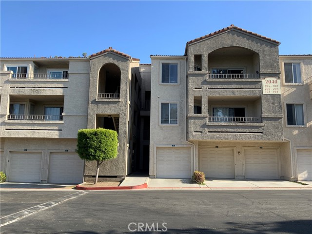 2040 Las Colinas Cir 305 — photo