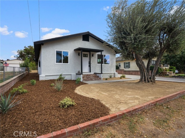 7121 Vine — photo