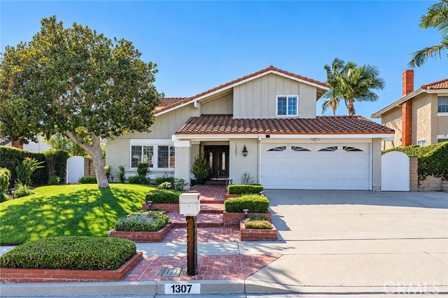 1307 Eltham — photo