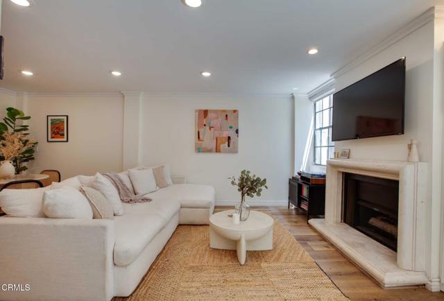 750 N Kings Rd 117 — photo