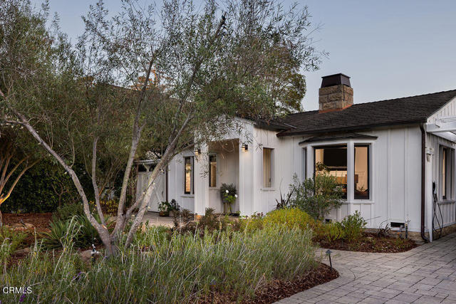 3141 Calle Fresno — photo
