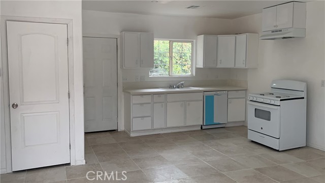 8372 Vine Valley Dr — photo