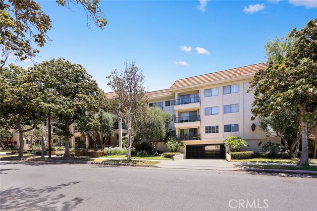 420 S Madison 213 — photo