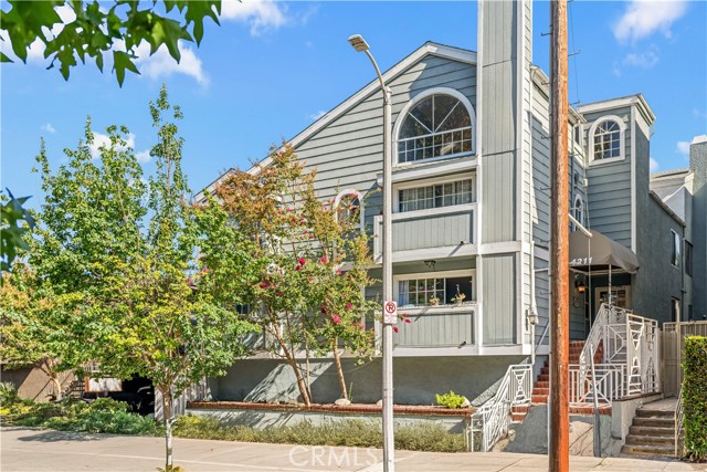 4211 Arch 203 — photo