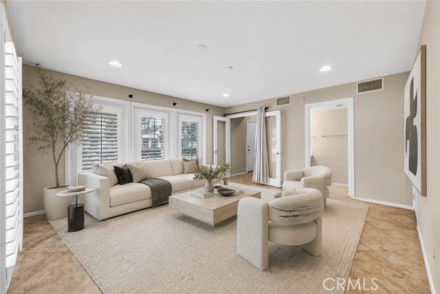284 Tustin Field Dr — photo