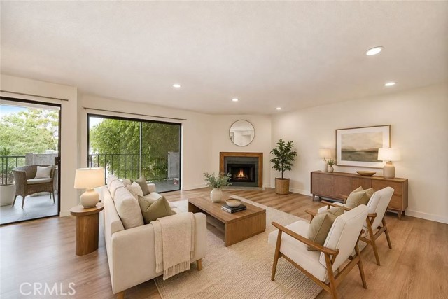 605 Redondo Ave 203 — photo