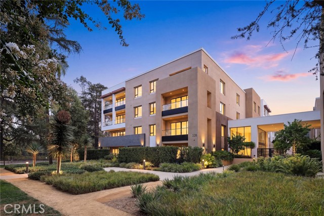 328 W Green St 201 — photo