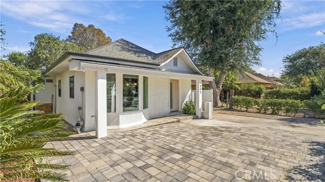 808 S Los Robles — photo