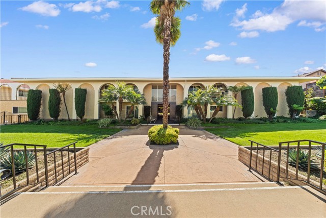 630 W Huntington Dr #216 — photo