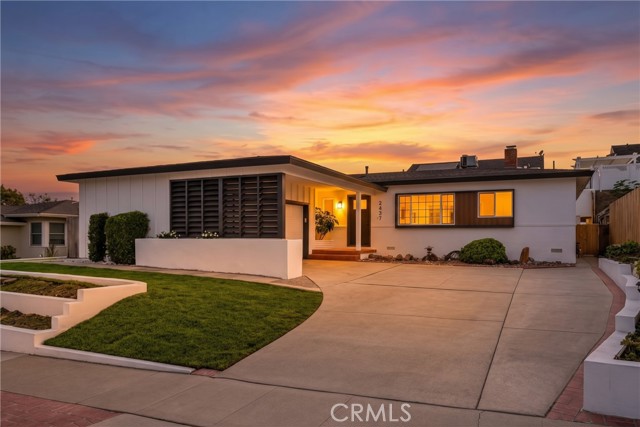 2437 Westmont Dr — photo