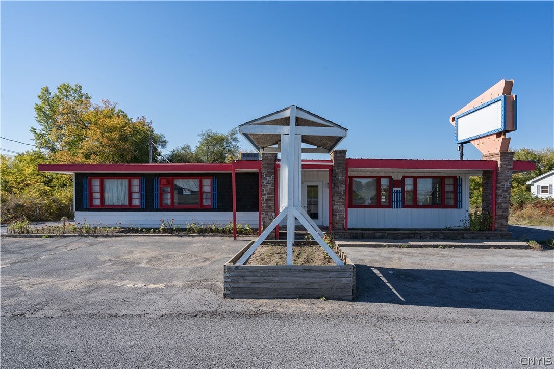 22265 US Route 11 — photo