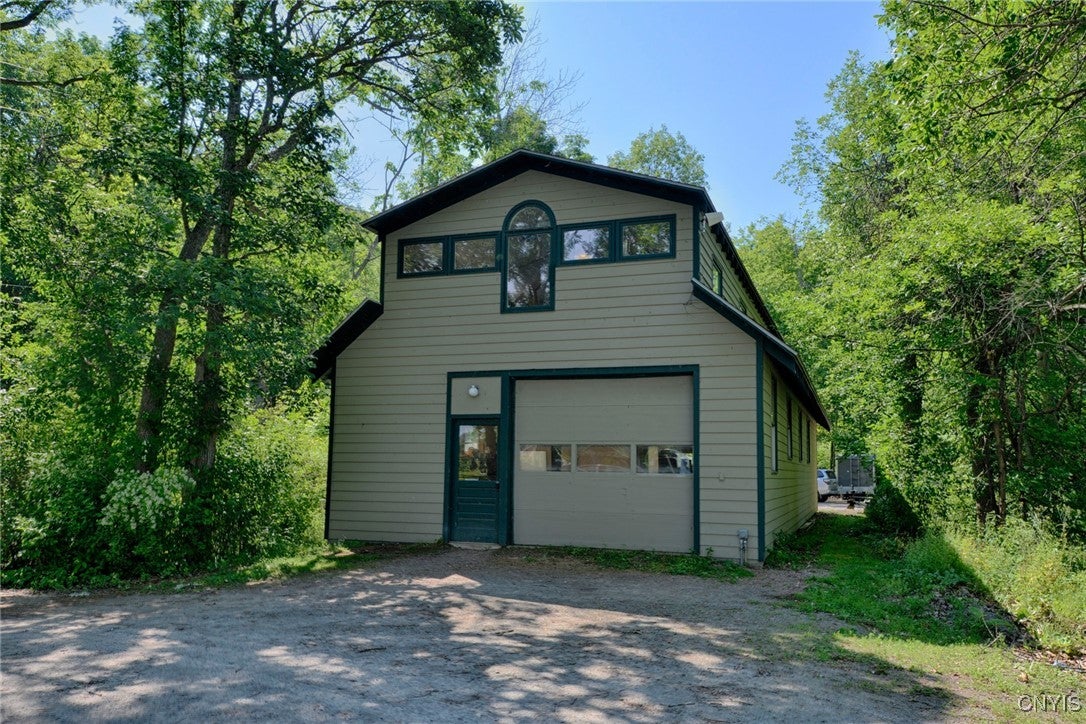 1057 Bayshore Rd. — photo