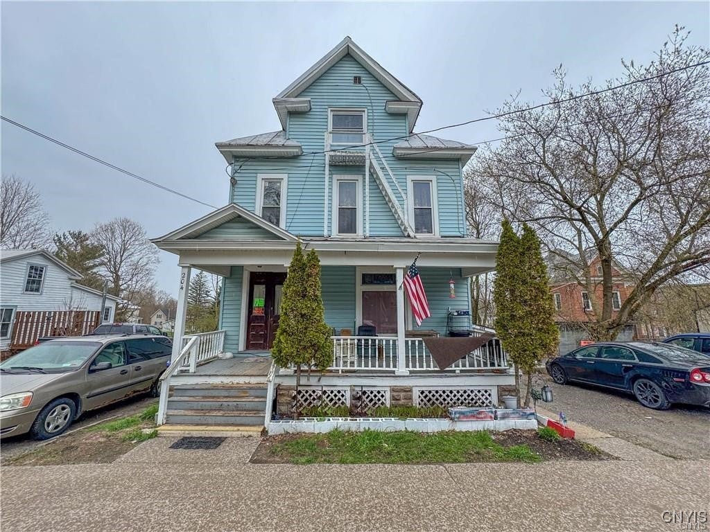 204 Commercial Street — photo