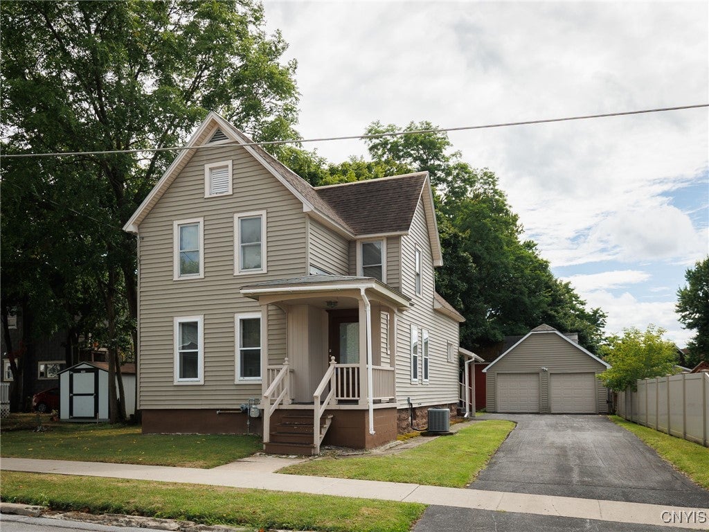 365 W Lynde Street — photo