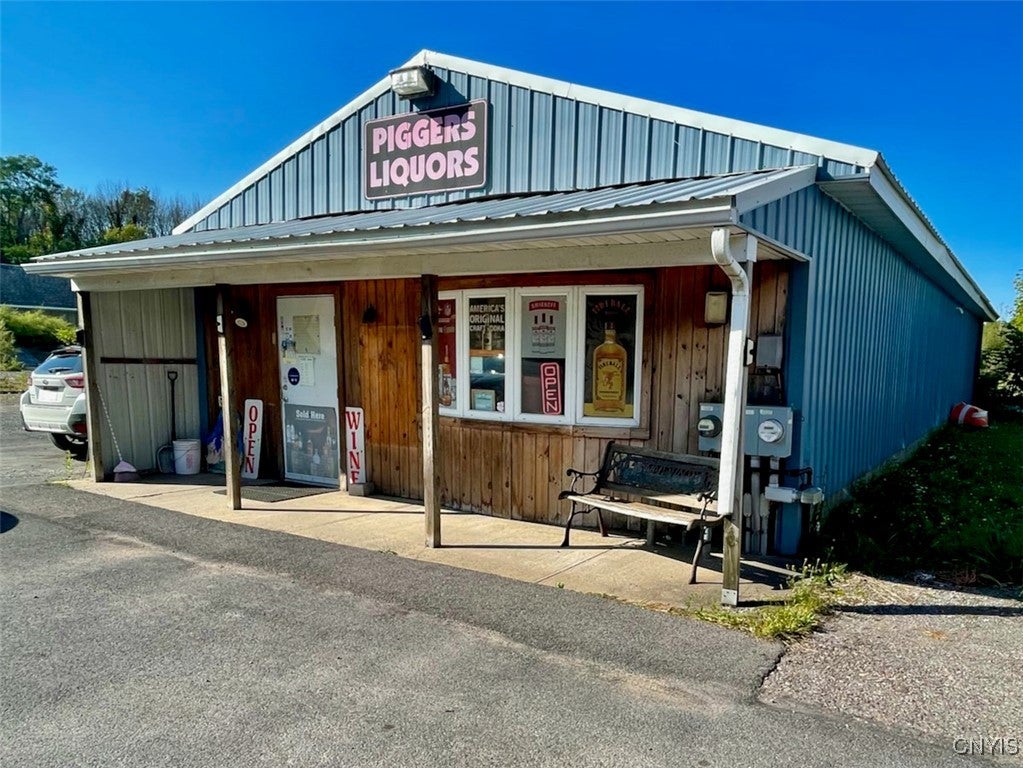 5676 State Route 104 — photo