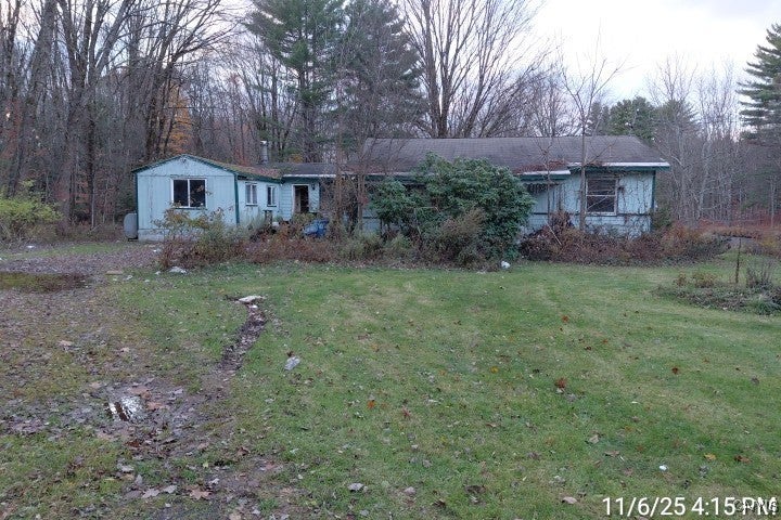 31 Cemetary Road — photo