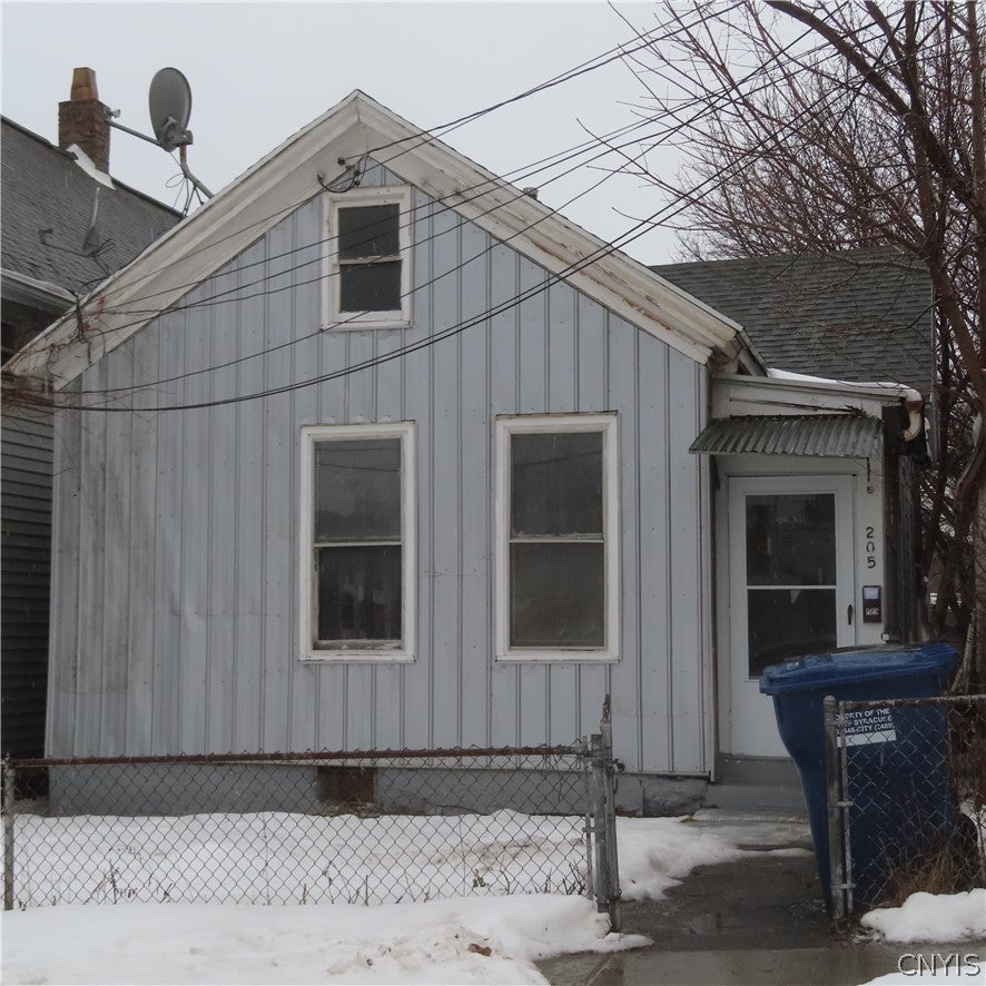 205 Danforth Street — photo