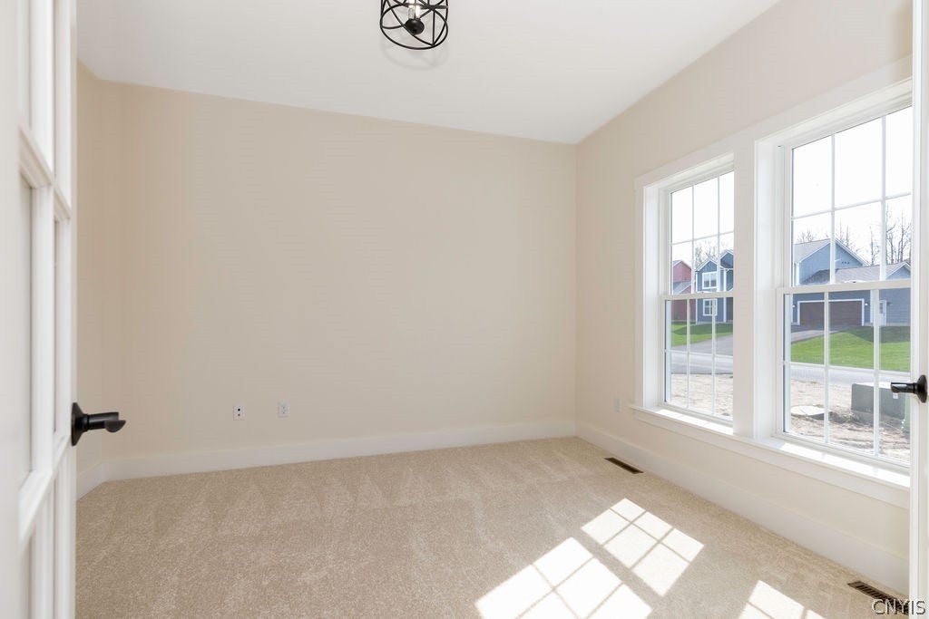 Home in Clay, NY 13088 — photo 3