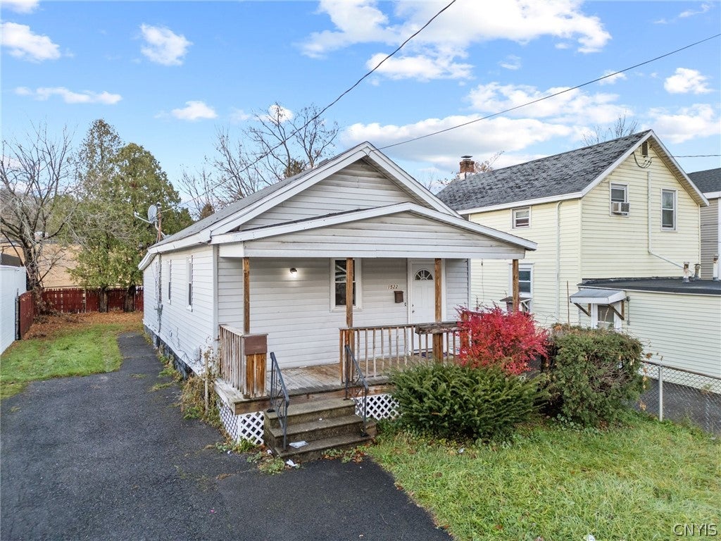 1522 Valley Drive — photo