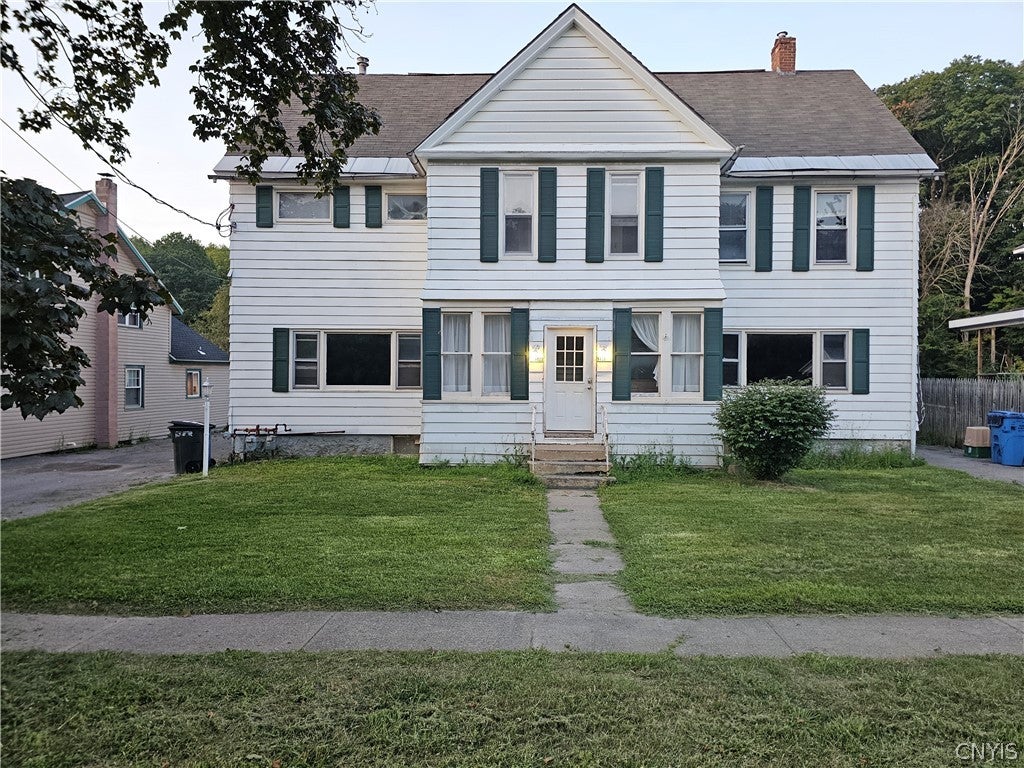 9433 Elm Street — photo