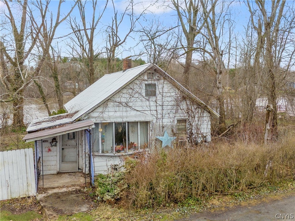 7445 Gordon Road — photo